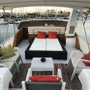 Botel Johnny M Yacht, Ta Xbiex